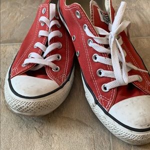 Red Converse All Stars Women’s 9 Men’s 7